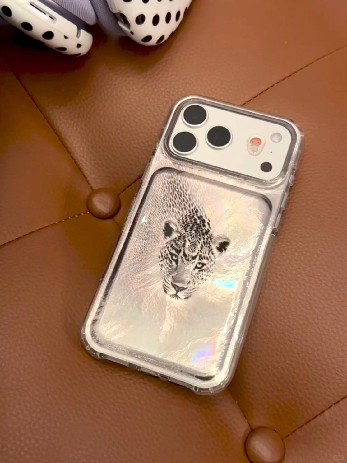 ChicCase Lab Tin Foil Leopard Print iPhone Case with realistic leopard head design
