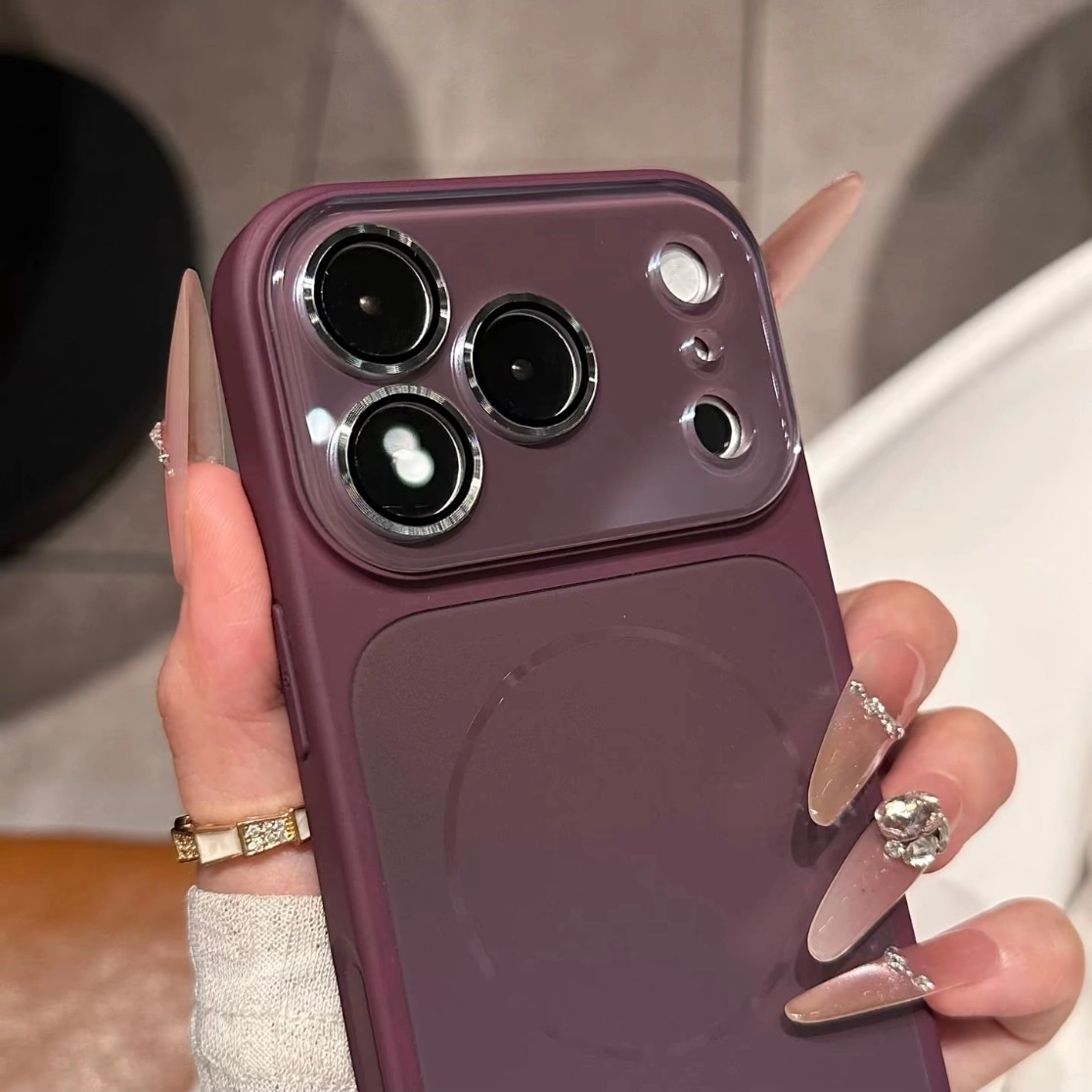 ChicCase Lab AG Matte Magnetic Full Lens Shockproof iPhone Phone Case